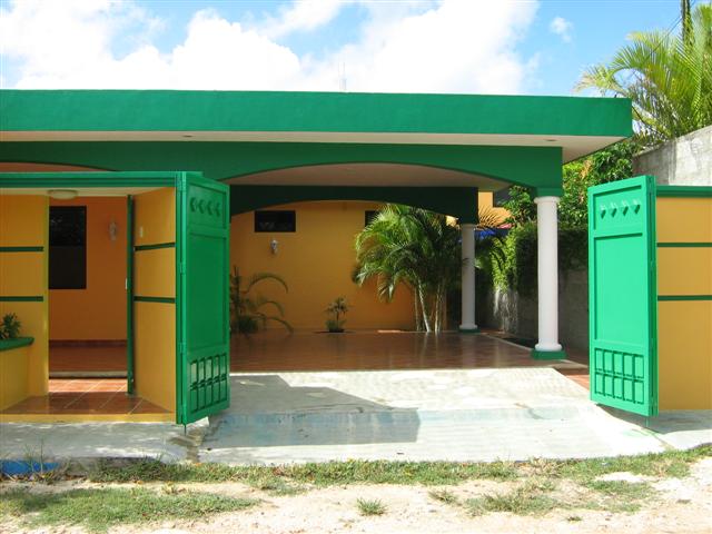 fachada_abierta_%28Small%29.JPG