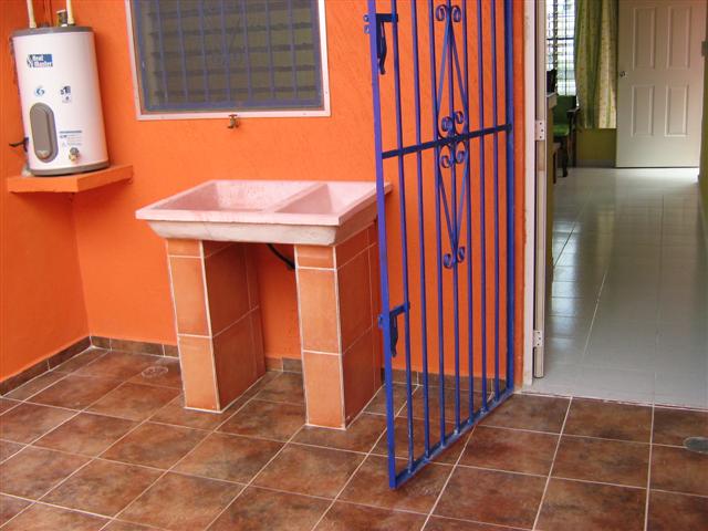 foto_de_caucel_PATIO_%28Small%29.JPG